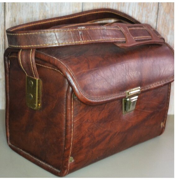 Vintage Yashica Camera Bag Leather Like Covering Snap Close - Picture 2 of 5